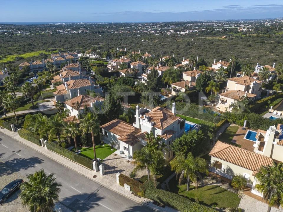 Moradia T4 para Venda em Almancil Foto 38