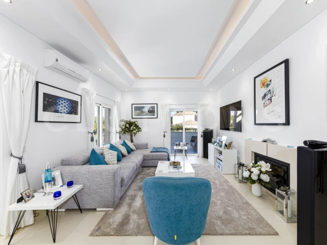 Moradia T4 para Venda em Almancil Foto 4