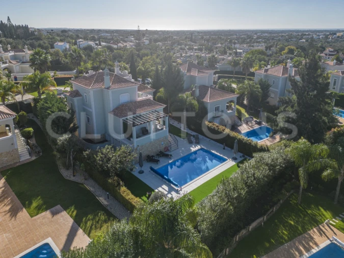 Moradia T4 para Venda em Almancil Foto 7