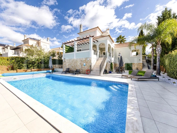 Moradia T4 para Venda em Almancil Foto 8