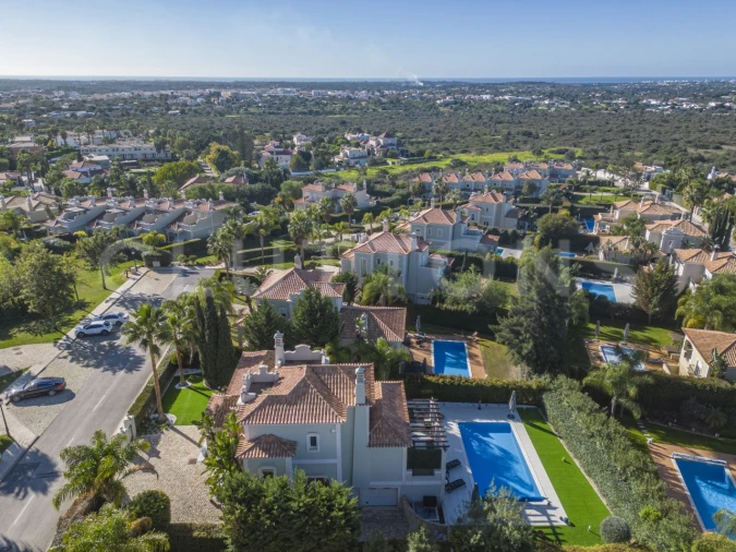 Moradia T4 para Venda em Almancil Foto 40