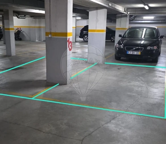 Garagem para Venda em Santa Maria, São Pedro e Matacães Foto 2