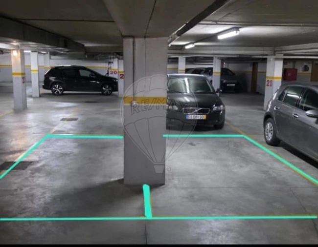 Garagem para Venda em Santa Maria, São Pedro e Matacães Foto 6