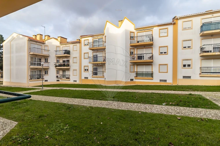 Apartamento T2 para Arrendamento em Azeitão (São Lourenço e São Simão) Foto 2