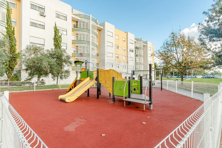 Apartamento T3 para Venda em Santo Antonio da Charneca Foto 21