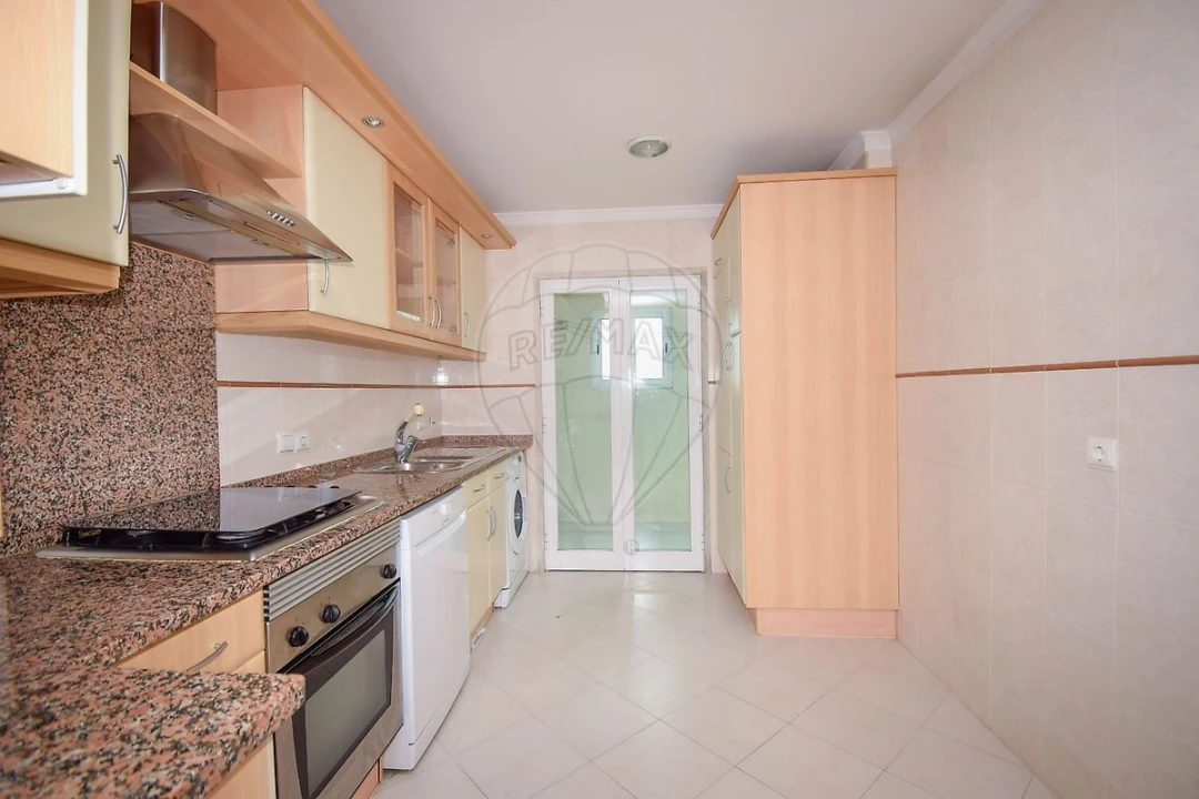 Apartamento T3 para Venda em Águas Livres Foto 4