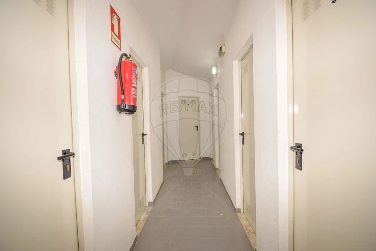 Apartamento T3 para Venda em Águas Livres Foto 23