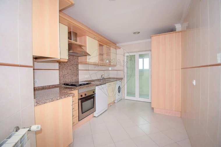 Apartamento T3 para Venda em Águas Livres Foto 5