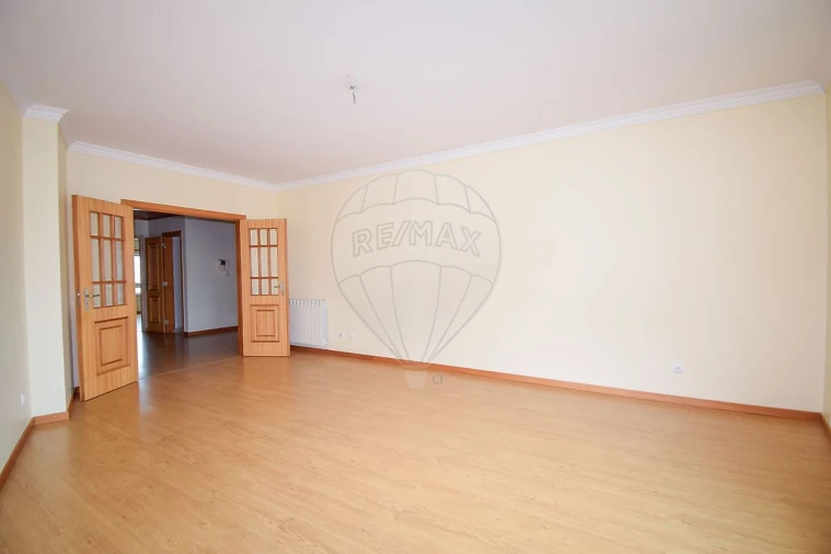 Apartamento T3 para Venda em Águas Livres Foto 2