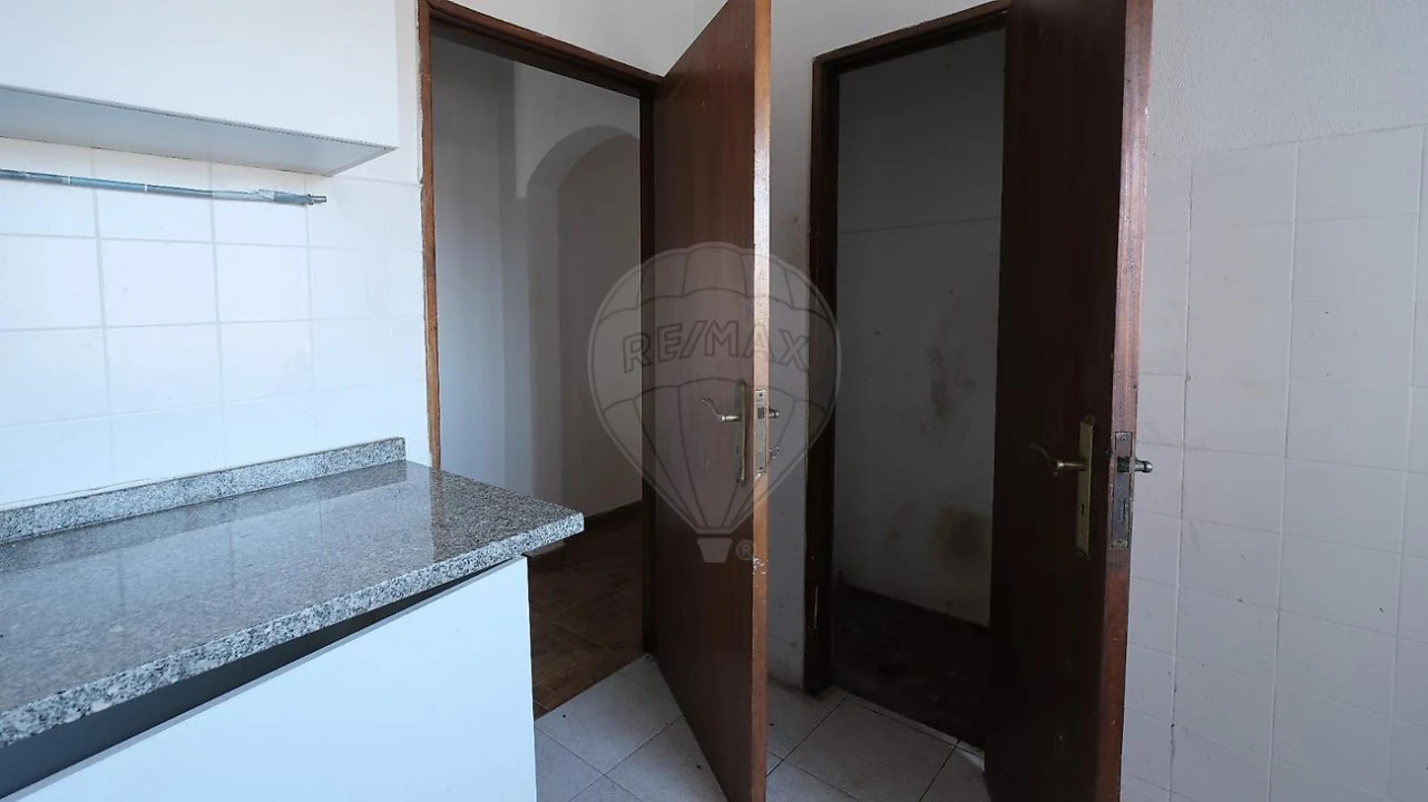 Apartamento T3 para Venda em Rio de Mouro Foto 3