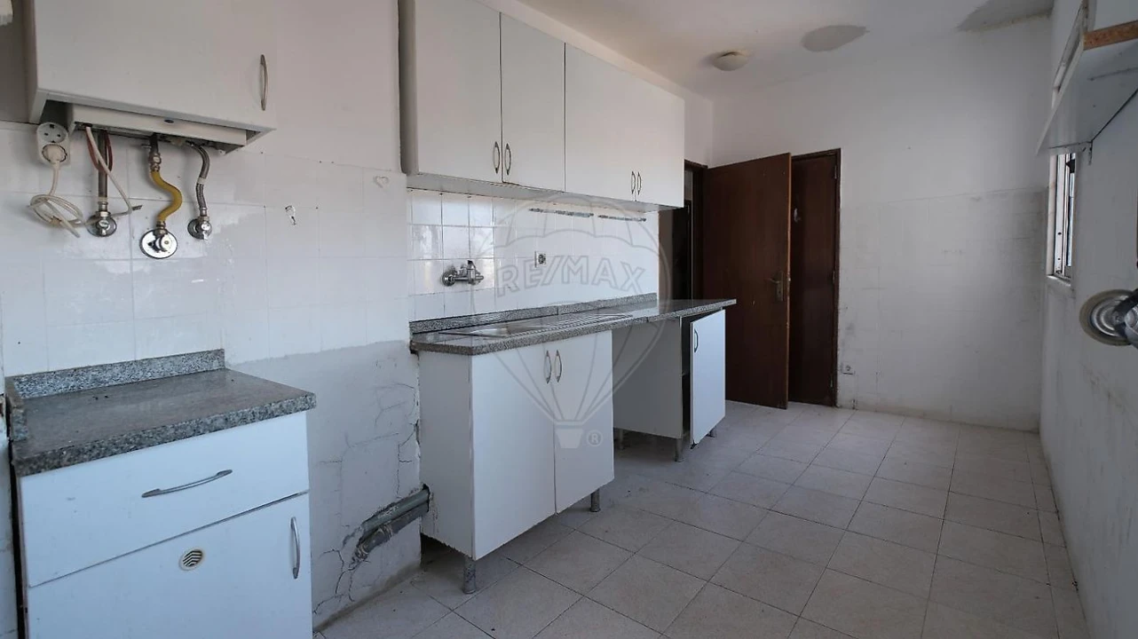 Apartamento T3 para Venda em Rio de Mouro Foto 11