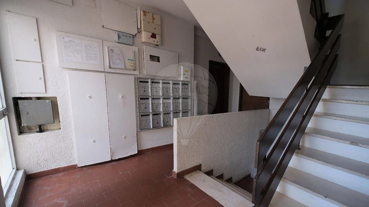 Apartamento T3 para Venda em Rio de Mouro Foto 8