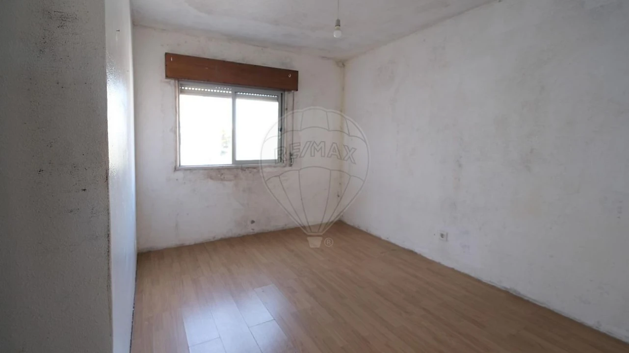 Apartamento T3 para Venda em Rio de Mouro Foto 1