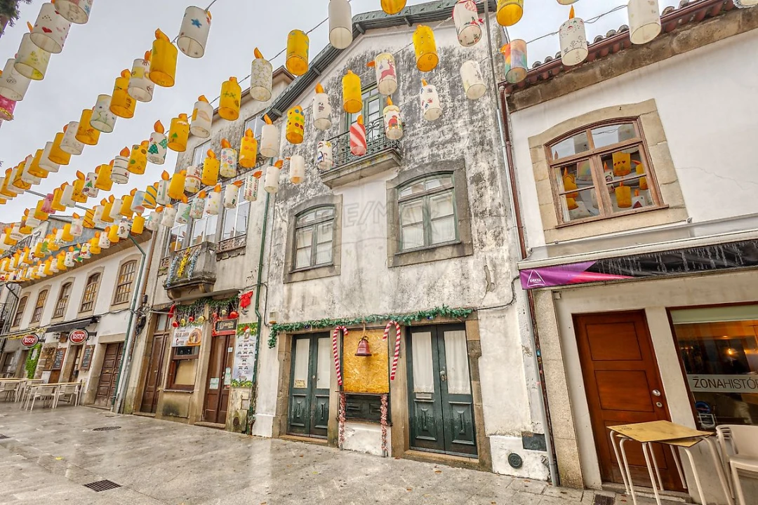 Moradia T6 para Venda em Santa Maria da Feira, Travanca, Sanfins e Espargo Foto 2