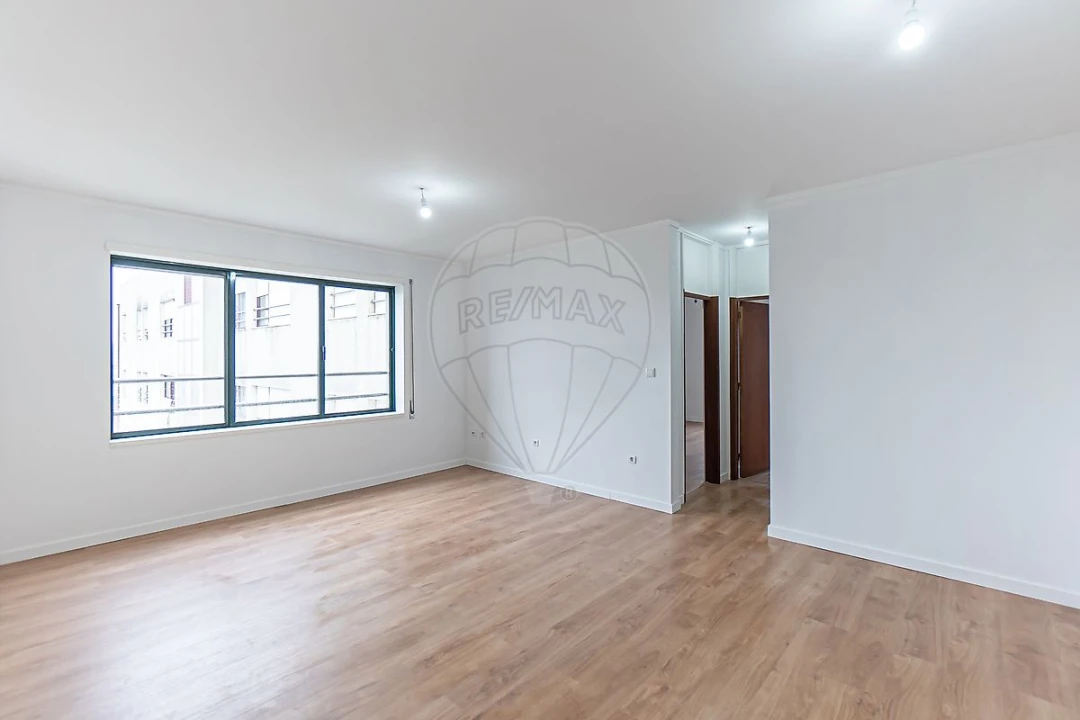 Apartamento T2 para Venda em Avintes Foto 1