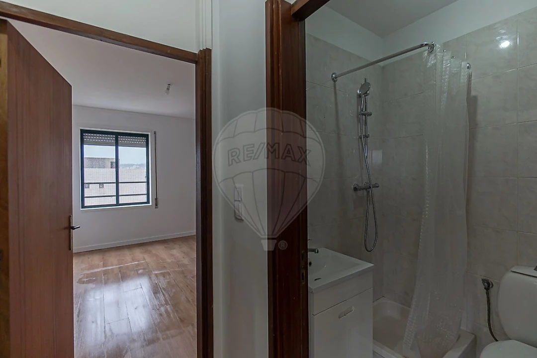 Apartamento T2 para Venda em Avintes Foto 17