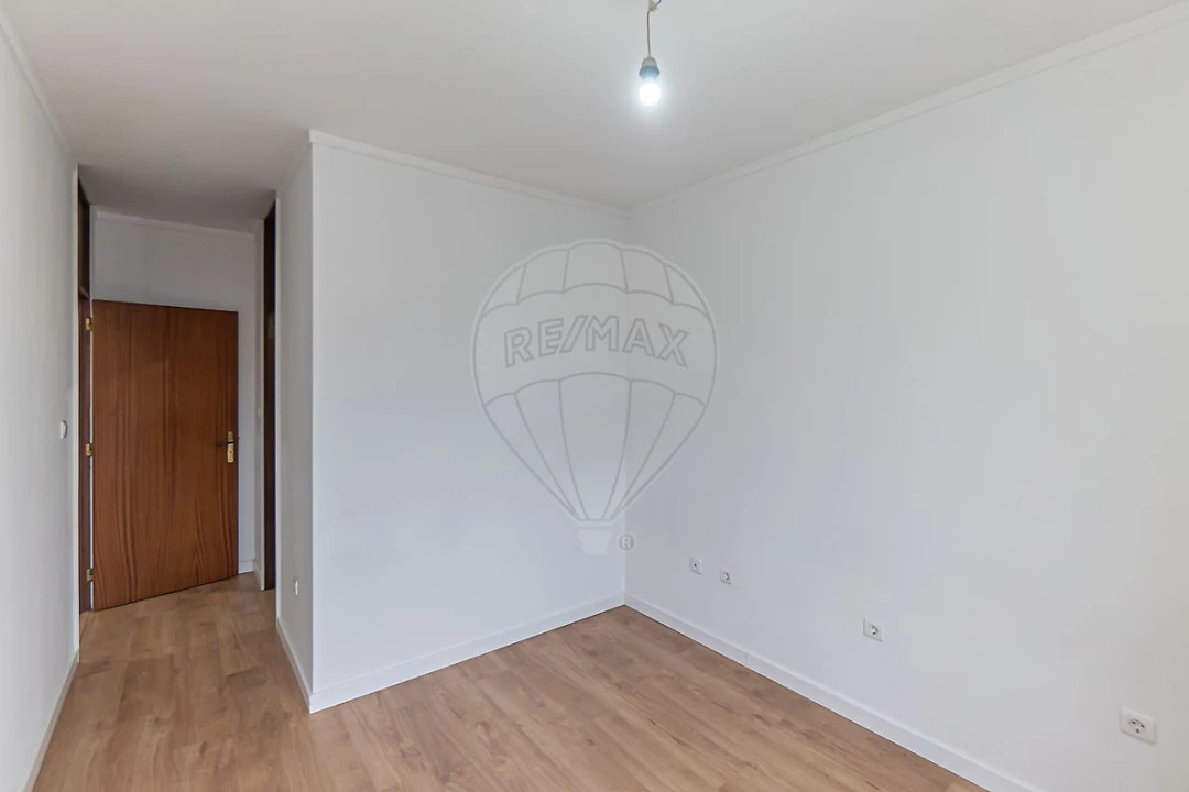 Apartamento T2 para Venda em Avintes Foto 26