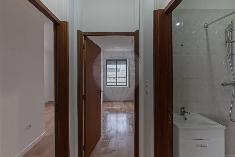 Apartamento T2 para Venda em Avintes Foto 16