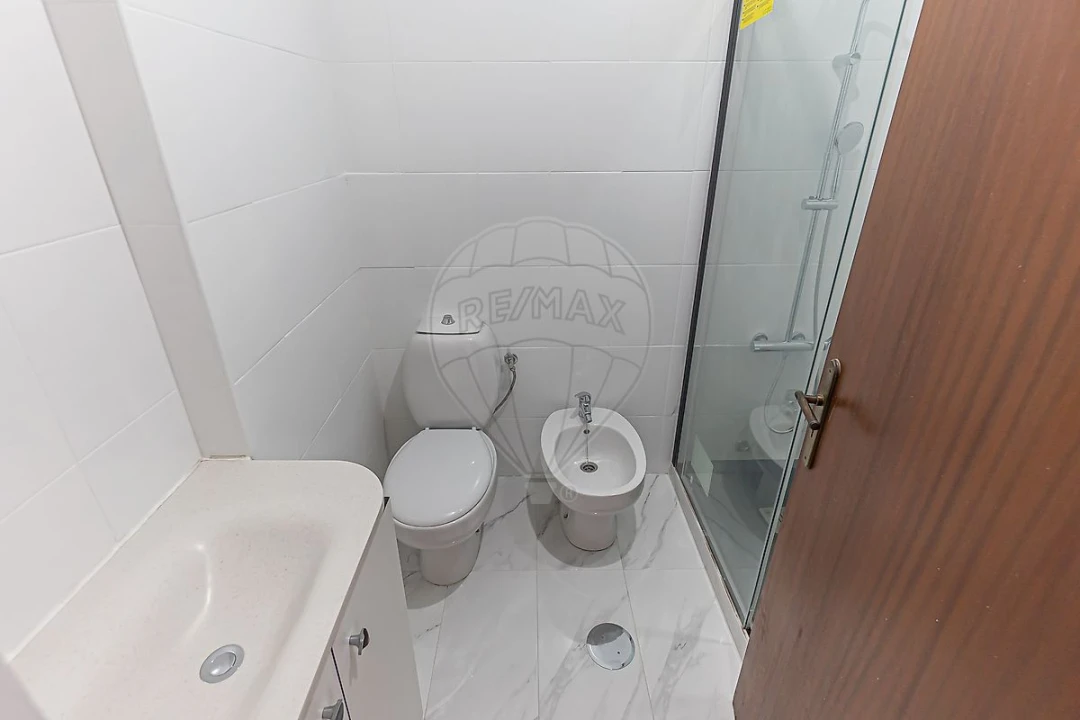 Apartamento T2 para Venda em Avintes Foto 24