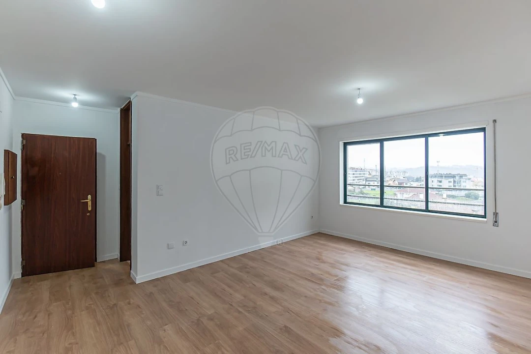 Apartamento T2 para Venda em Avintes Foto 13