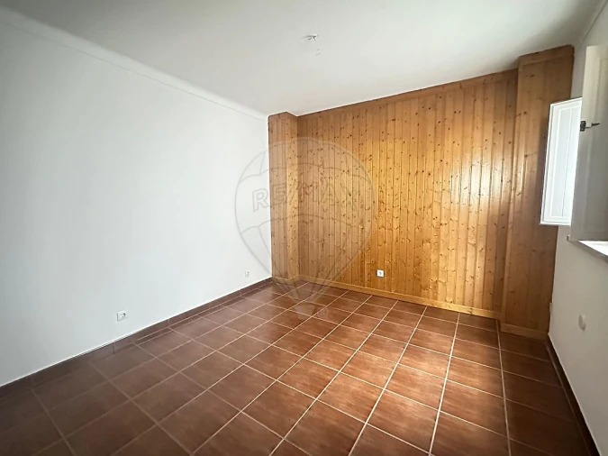 Apartamento T2 para Venda em Olho Marinho Foto 3