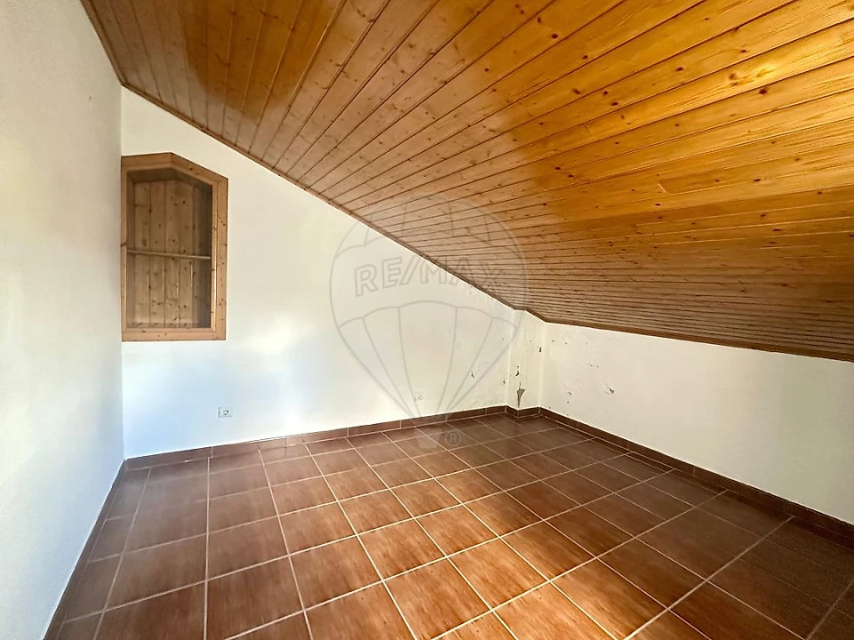 Apartamento T2 para Venda em Olho Marinho Foto 9