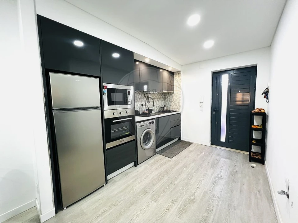 Apartamento T2 para Arrendamento em Camarate, Unhos e Apelação Foto 4