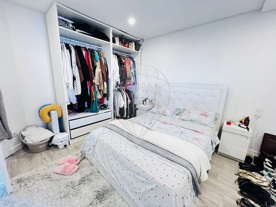 Apartamento T2 para Arrendamento em Camarate, Unhos e Apelação Foto 9