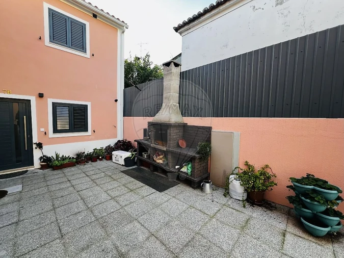 Apartamento T2 para Arrendamento em Camarate, Unhos e Apelação Foto 13