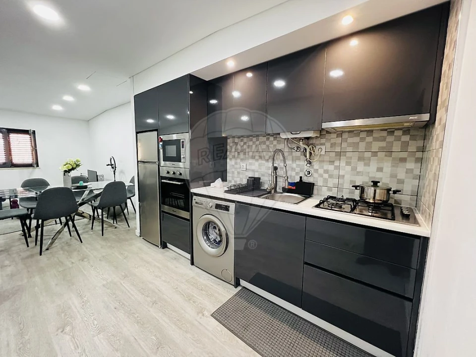 Apartamento T2 para Arrendamento em Camarate, Unhos e Apelação Foto 3
