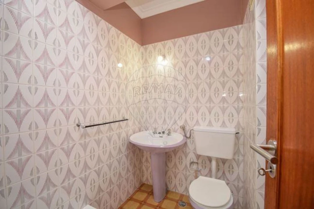 Apartamento T3 para Venda em Massamá e Monte Abraão Foto 10