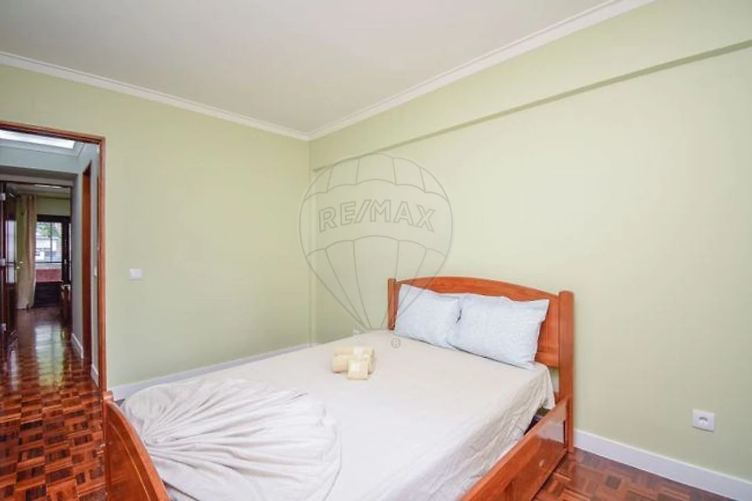 Apartamento T3 para Venda em Massamá e Monte Abraão Foto 12