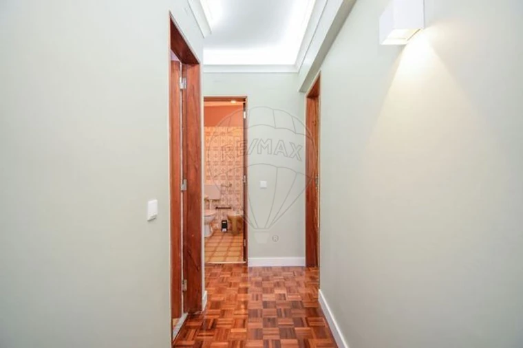 Apartamento T3 para Venda em Massamá e Monte Abraão Foto 17