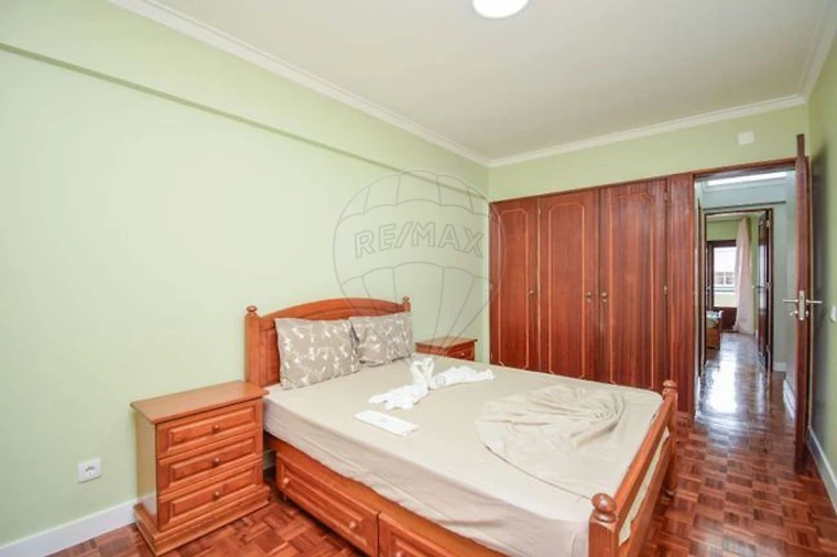 Apartamento T3 para Venda em Massamá e Monte Abraão Foto 7