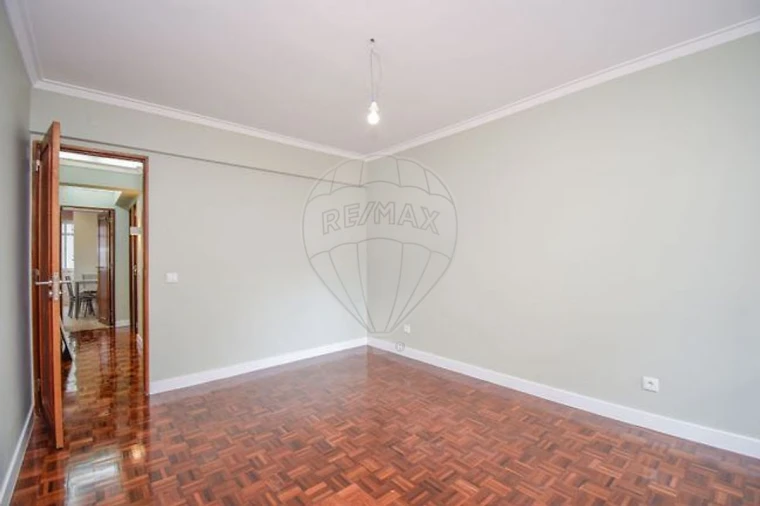 Apartamento T3 para Venda em Massamá e Monte Abraão Foto 5