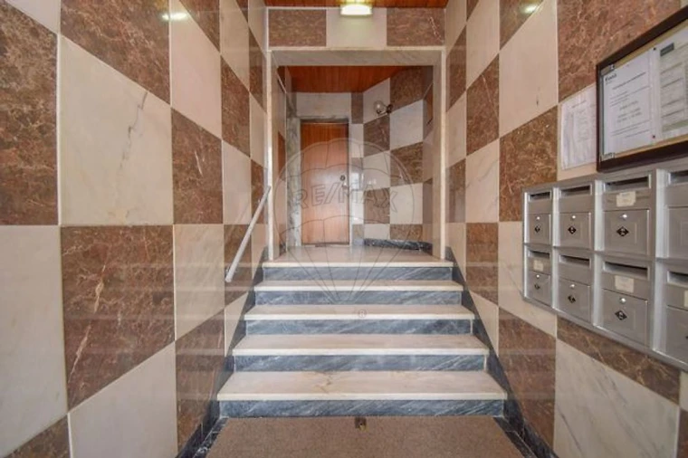 Apartamento T3 para Venda em Massamá e Monte Abraão Foto 20