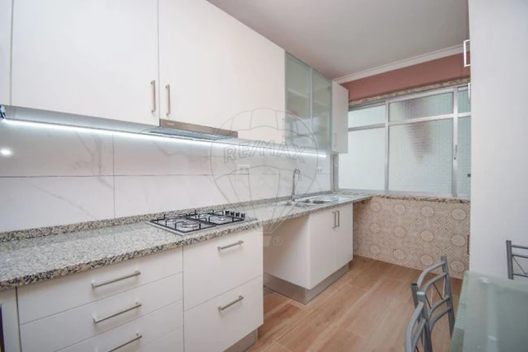 Apartamento T3 para Venda em Massamá e Monte Abraão Foto 2