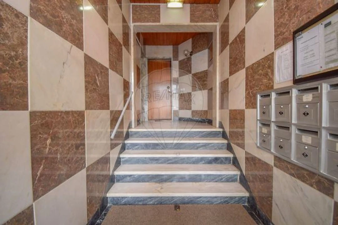 Apartamento T3 para Venda em Massamá e Monte Abraão Foto 20