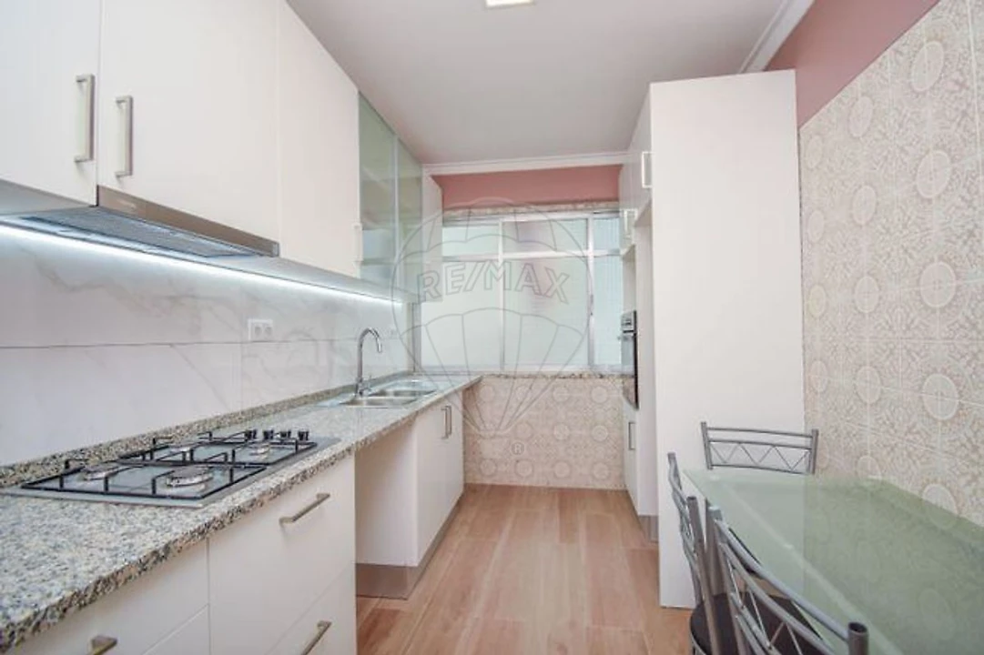 Apartamento T3 para Venda em Massamá e Monte Abraão Foto 3