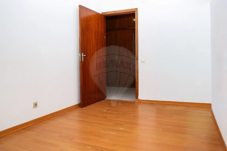 Apartamento T3 para Venda em Castanheira do Ribatejo e Cachoeiras Foto 17