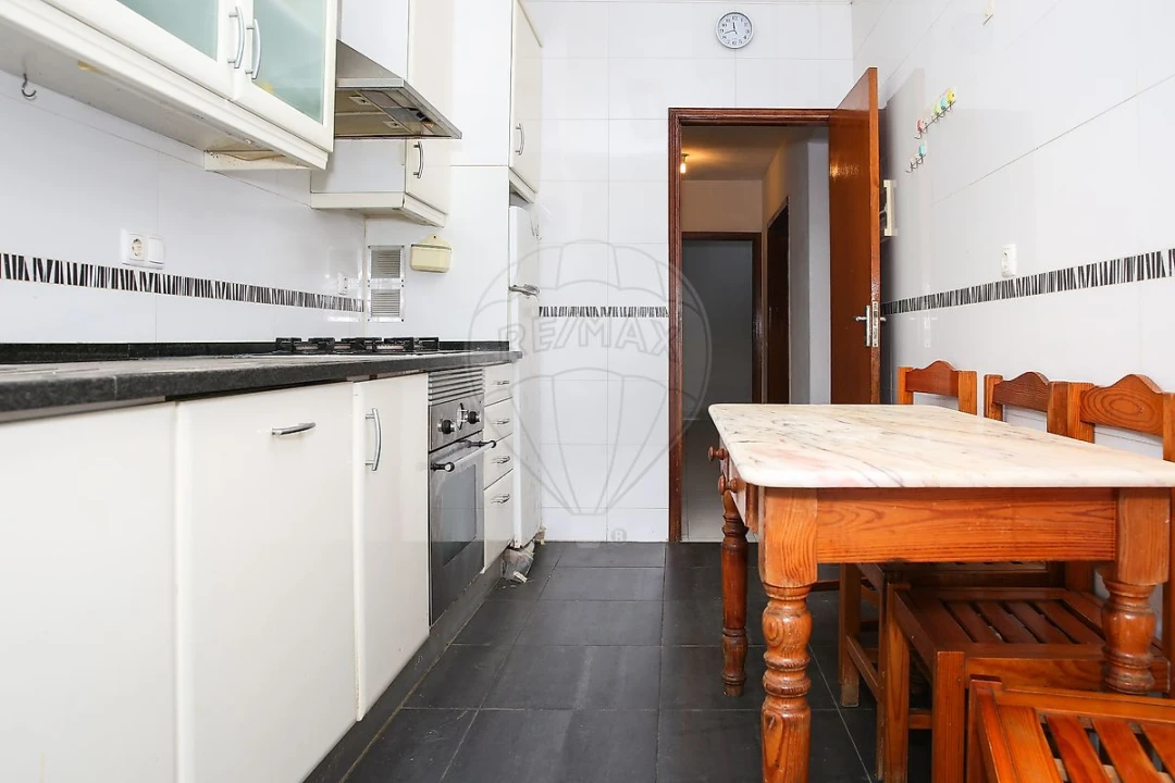 Apartamento T3 para Venda em Castanheira do Ribatejo e Cachoeiras Foto 9