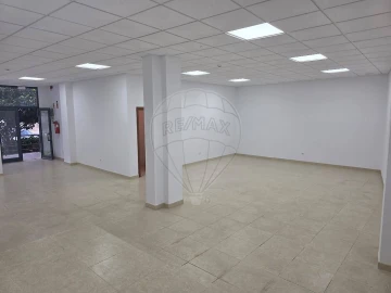 Loja para Venda em Castanheira do Ribatejo e Cachoeiras