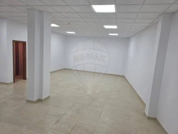 Loja para Venda em Castanheira do Ribatejo e Cachoeiras