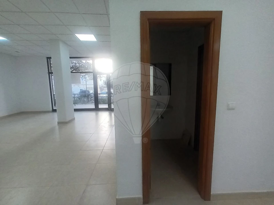 Loja para Venda em Castanheira do Ribatejo e Cachoeiras Foto 13