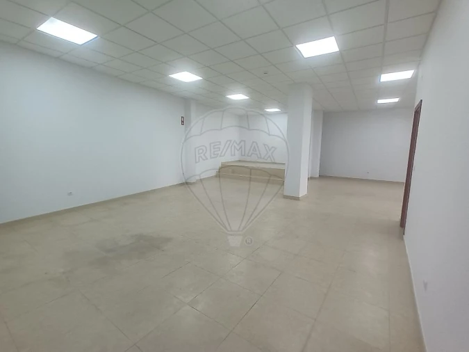 Loja para Venda em Castanheira do Ribatejo e Cachoeiras Foto 8