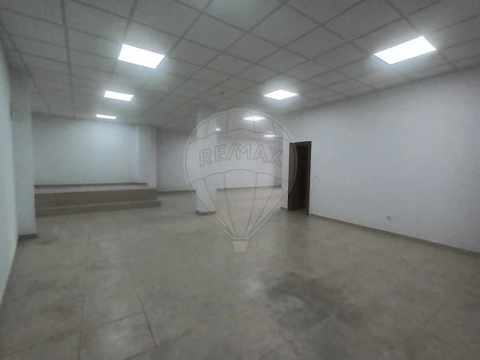 Loja para Venda em Castanheira do Ribatejo e Cachoeiras Foto 9