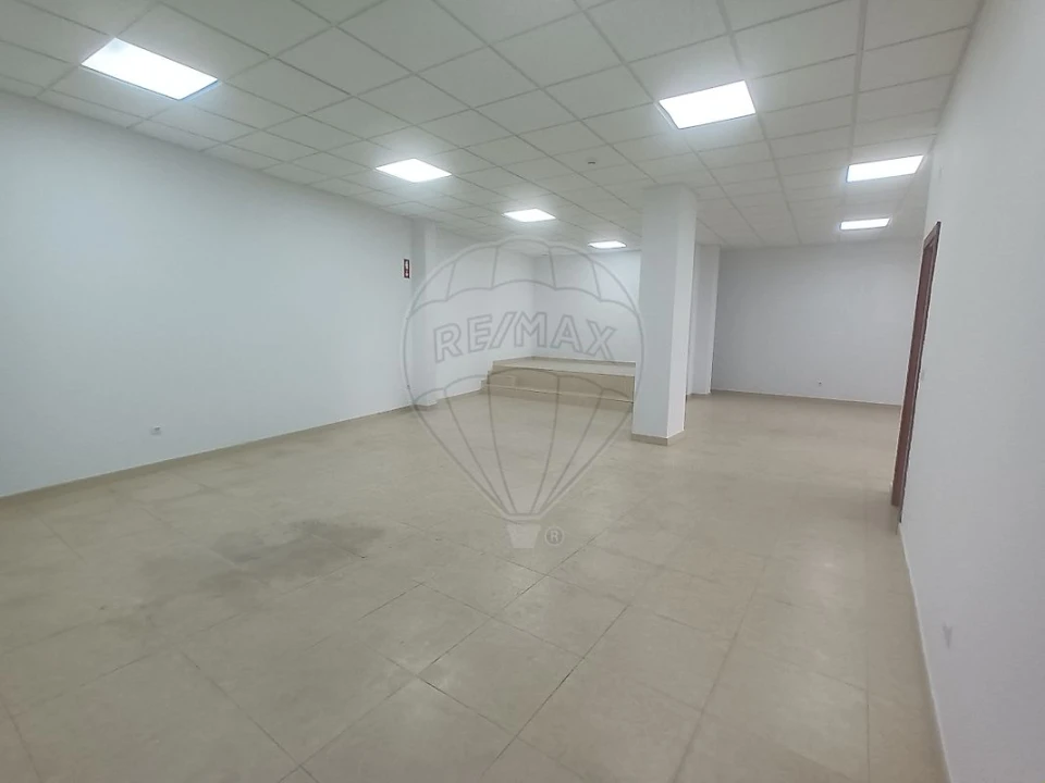 Loja para Venda em Castanheira do Ribatejo e Cachoeiras Foto 8