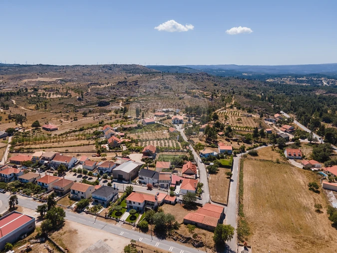 Moradia T2 para Venda em Antas e Ourozinho Foto 2