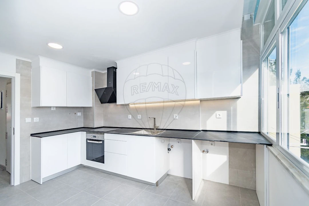 Apartamento T2 para Venda em Santa Iria de Azoia, São João da Talha e Bobadela Foto 4