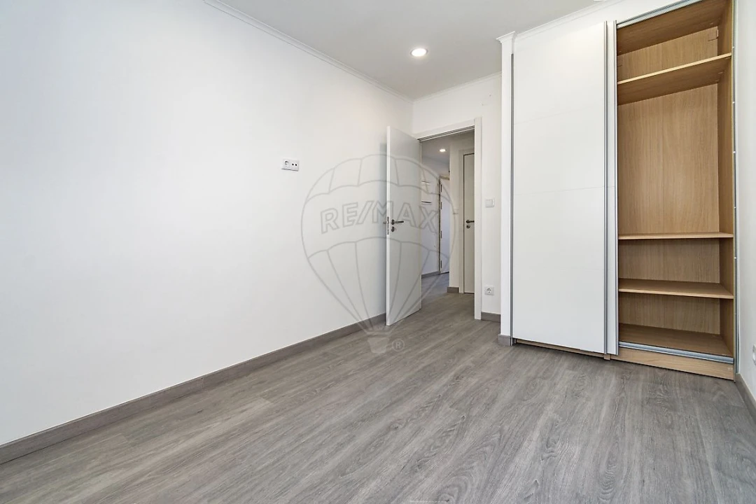 Apartamento T2 para Venda em Santa Iria de Azoia, São João da Talha e Bobadela Foto 13